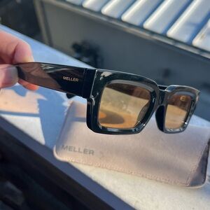 Meller Kaya unisex black and orange lens • 90s 00s look • NWOT